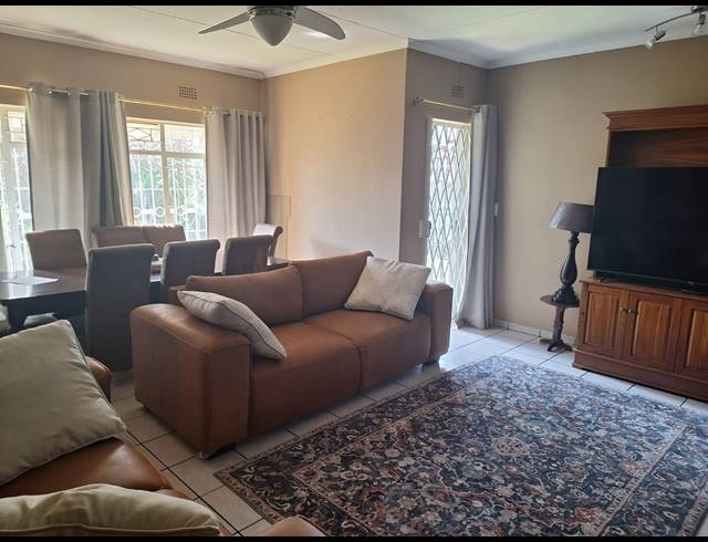4 BEDROOM HOUSE FOR SALE IN VANDERBIJLPARK SE 6